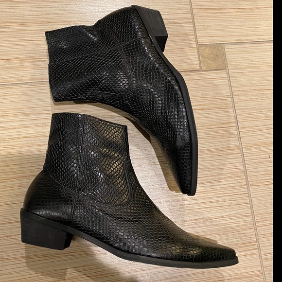 Saint Laurent Black Snakeskin Embossed Leather Boots - Picture 1 of 9